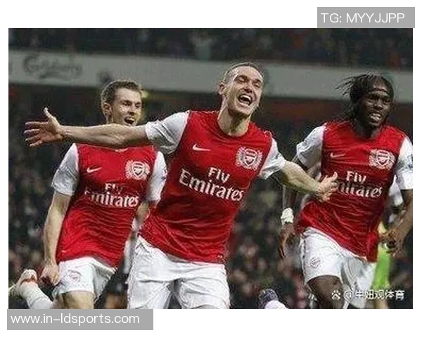 森林老板与贝尼特斯共赏奥林匹亚科斯对阵阿森纳精彩赛事