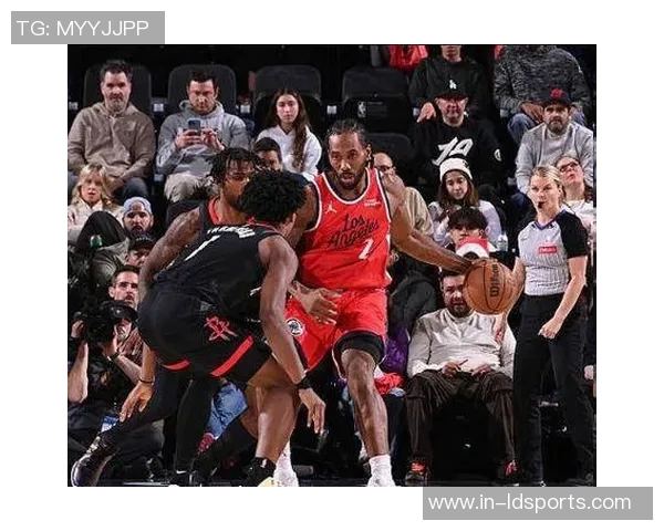 快船迎来赛季首个三连胜连续战胜湖人火箭与开拓者展现强劲实力