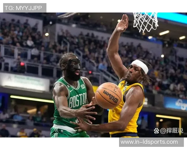 杰伦布朗半场表现稳定13投5中贡献17分4篮板3助攻1抢断次节独得10分 杰伦布朗半场表现稳定13投5中贡献17分4篮板3助攻1抢断次节独得10分