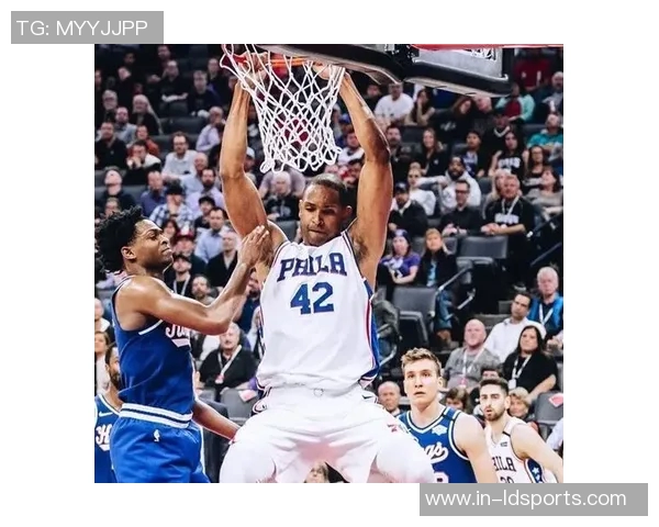 埃泽利回忆霍福德如何引导队友并转型为现代空间型内线